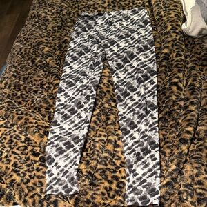 Lularoe leggings one size more like small/medium
